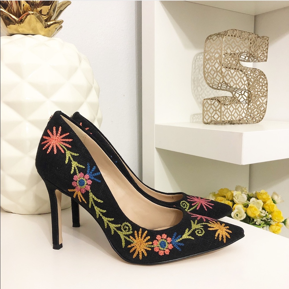 SAM EDELMAN FLOWER EMBROIDERY HAZEL 4 SIZE 4 1/2
